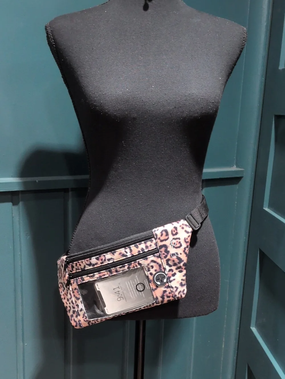 Jessica Simpson Leopard Print Athletic Hip Pouch